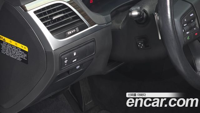Genesis G80 2017 — photo 16
