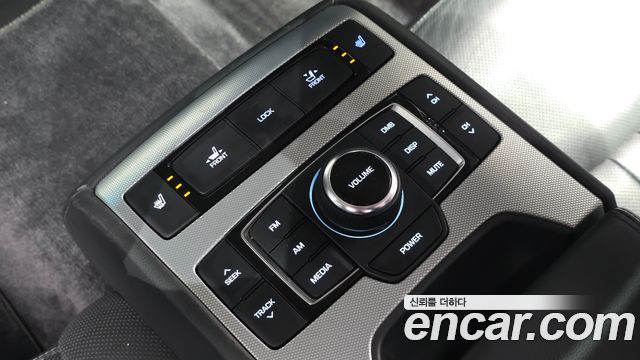 Genesis G80 2017 — photo 18