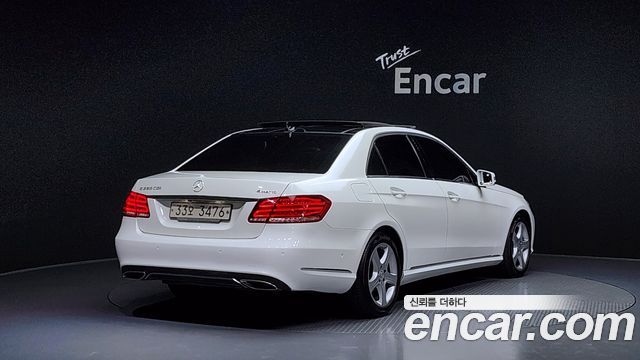 Mercedes-Benz E-Class 2014 — photo 2