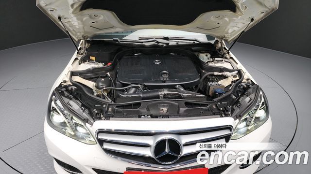 Mercedes-Benz E-Class 2014 — photo 6