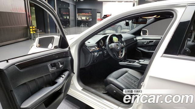 Mercedes-Benz E-Class 2014 — photo 10