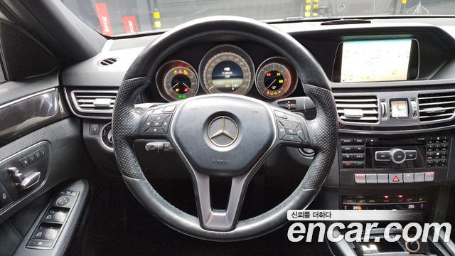 Mercedes-Benz E-Class 2014 — photo 13