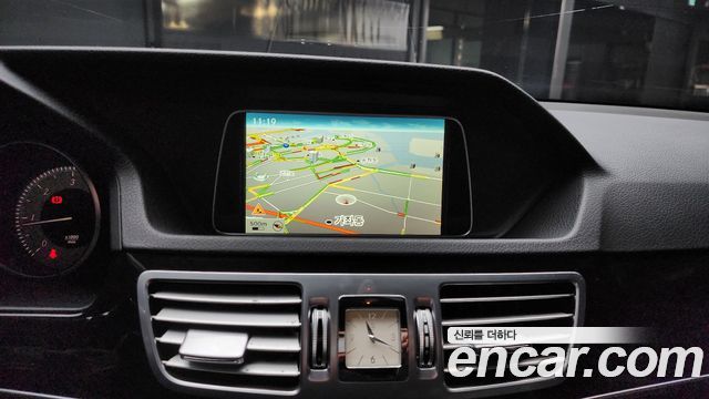 Mercedes-Benz E-Class 2014 — photo 14