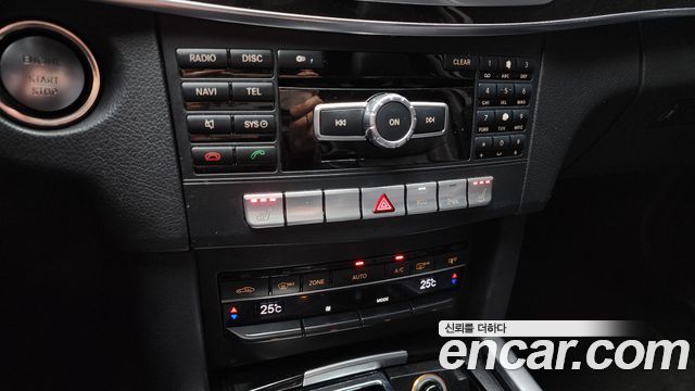 Mercedes-Benz E-Class 2014 — photo 17
