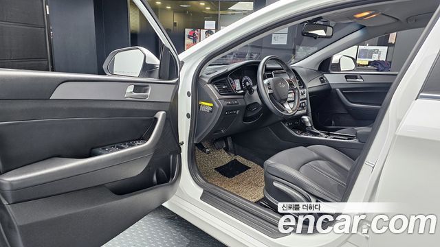 Hyundai Sonata 2019 — photo 11