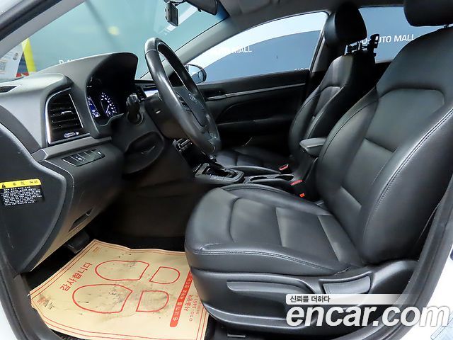Hyundai AVANTE 2016 — photo 6