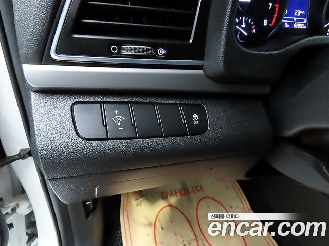 Hyundai AVANTE 2016 — photo 15