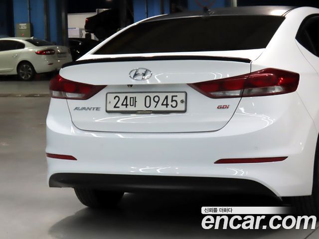 Hyundai AVANTE 2016 — photo 17