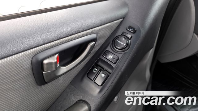 Hyundai Starex 2012 — photo 13