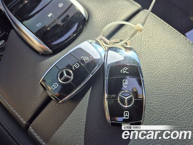 Mercedes-Benz S-Class 2019 — photo 17