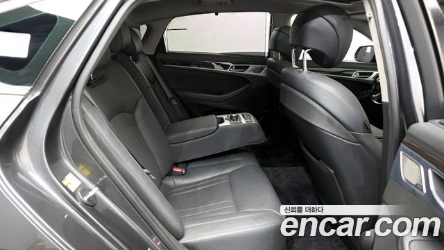 Genesis G80 2018 — photo 12