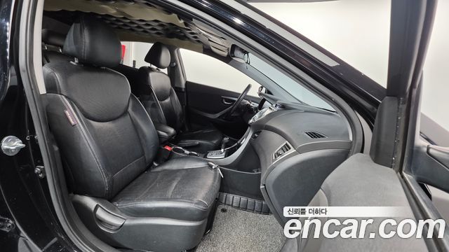 Hyundai AVANTE 2011 — photo 10