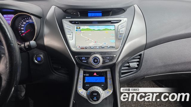 Hyundai AVANTE 2011 — photo 15