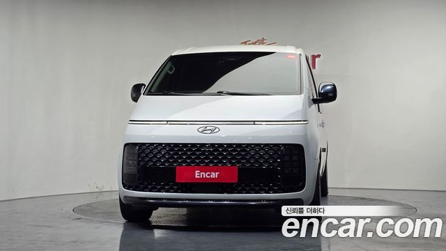 Hyundai Staria 2023 — photo 3