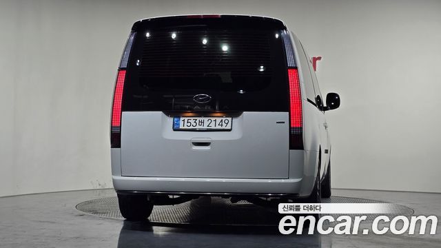 Hyundai Staria 2023 — photo 4