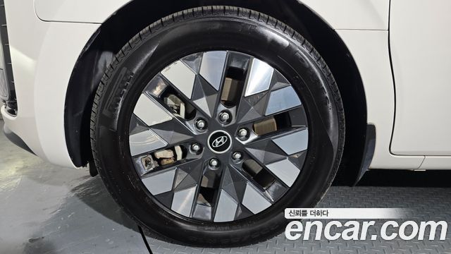 Hyundai Staria 2023 — photo 5