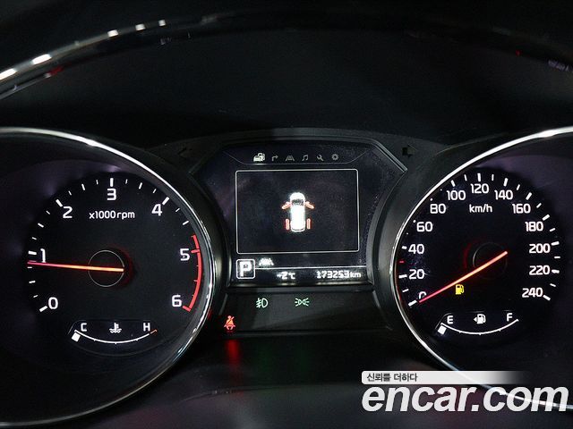 Kia Canival 2017 — photo 8