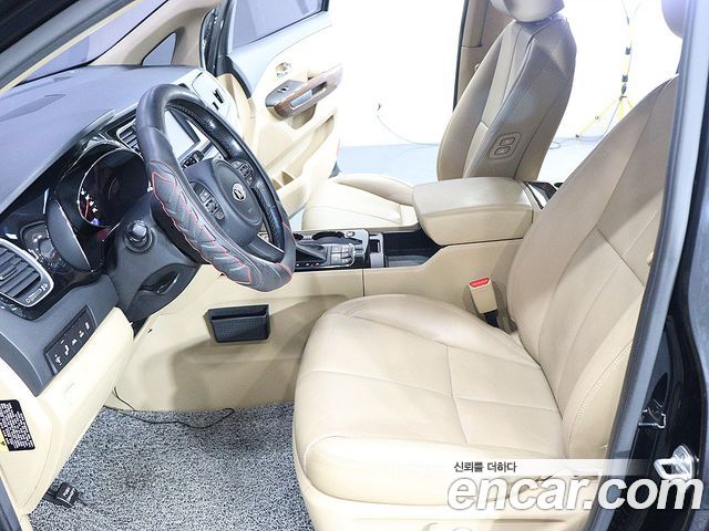 Kia Canival 2017 — photo 10