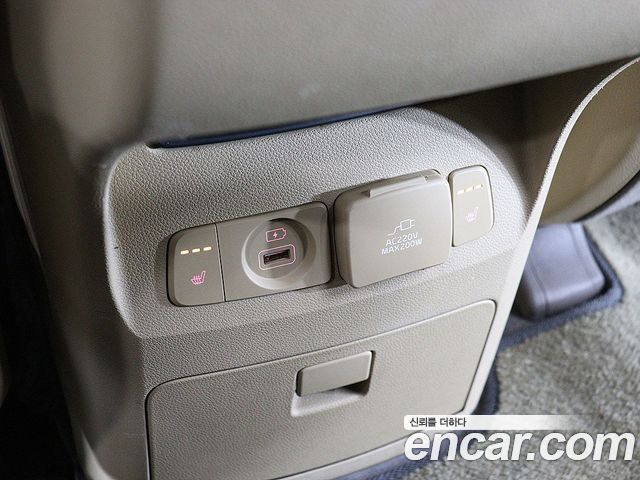 Kia Canival 2017 — photo 18