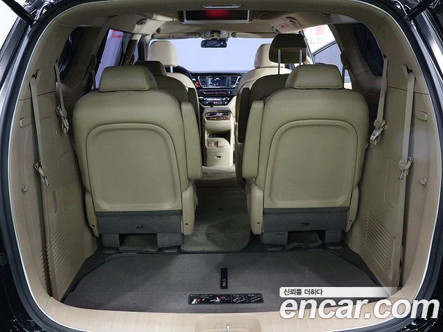 Kia Canival 2017 — photo 20