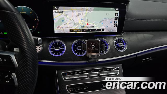 Mercedes-Benz E-Class 2022 — photo 14