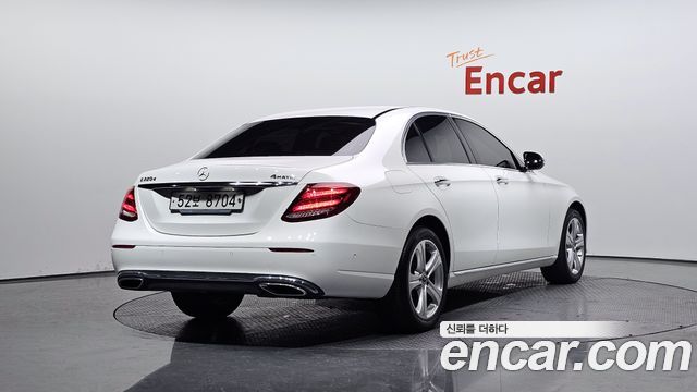 Mercedes-Benz E-Class 2018 — photo 2