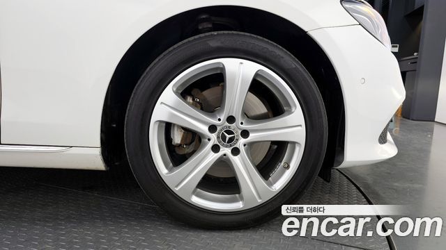 Mercedes-Benz E-Class 2018 — photo 5