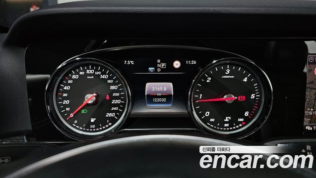 Mercedes-Benz E-Class 2018 — photo 8