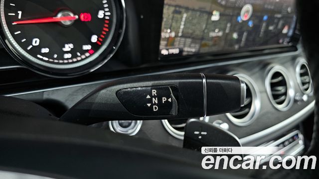 Mercedes-Benz E-Class 2018 — photo 9