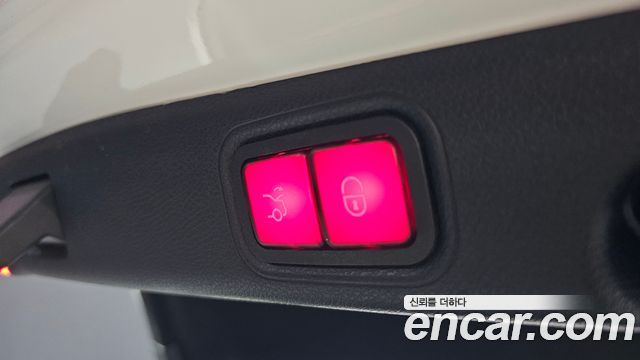 Mercedes-Benz E-Class 2018 — photo 18