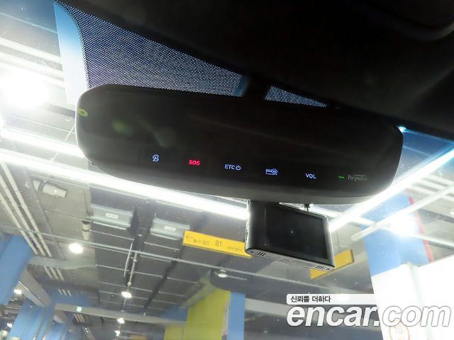 Hyundai Veloster 2020 — photo 17