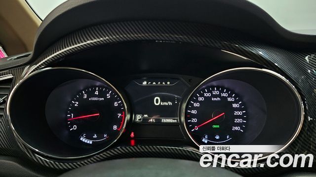 Kia Canival 2016 — photo 8