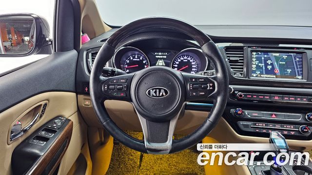Kia Canival 2016 — photo 13