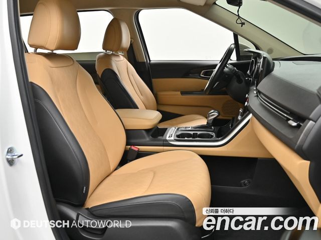 Kia Canival 2021 — photo 10