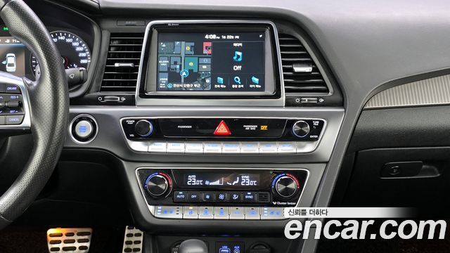 Hyundai Sonata 2018 — photo 19