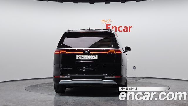 Kia Canival 2021 — photo 4