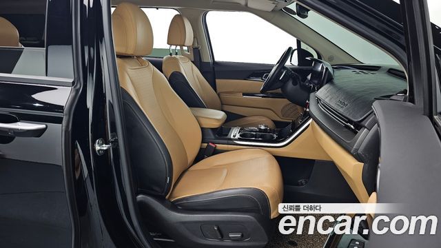 Kia Canival 2021 — photo 10