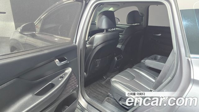 Hyundai Santafe 2023 — photo 11