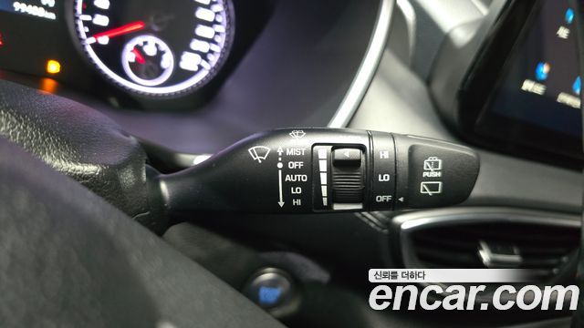 Hyundai Santafe 2023 — photo 17