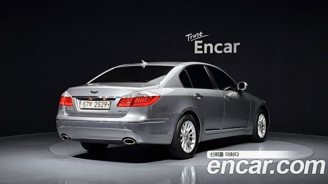Hyundai Genesis 2009 — photo 2
