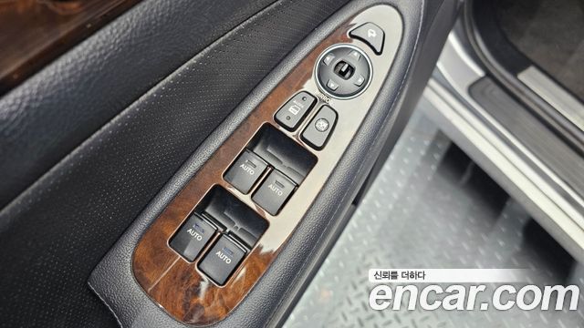 Hyundai Genesis 2009 — photo 16