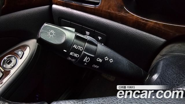Hyundai Genesis 2009 — photo 17