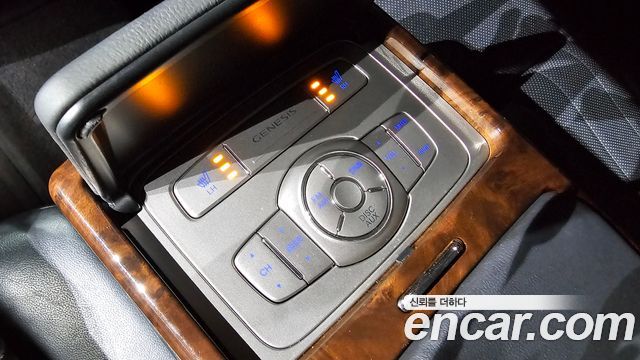 Hyundai Genesis 2009 — photo 19
