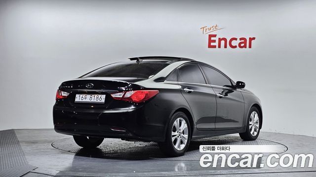 Hyundai Sonata 2011 — photo 2