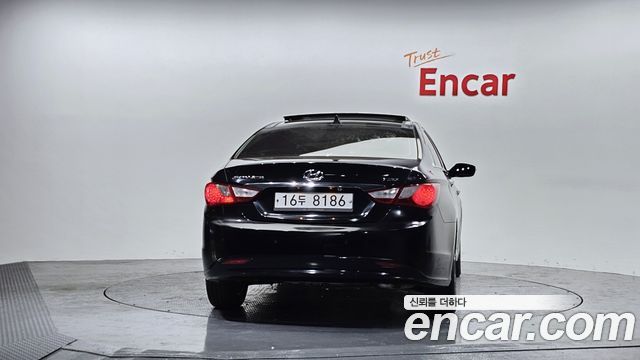 Hyundai Sonata 2011 — photo 4