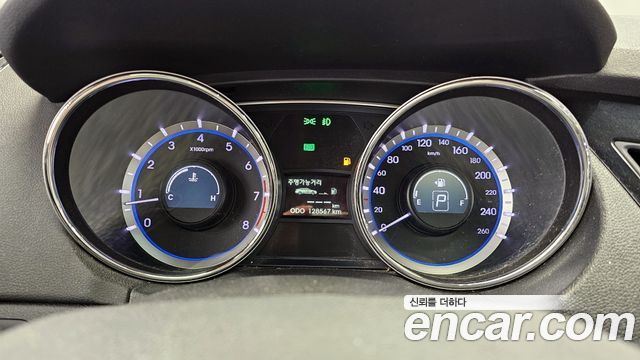 Hyundai Sonata 2011 — photo 8