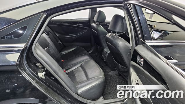 Hyundai Sonata 2011 — photo 11
