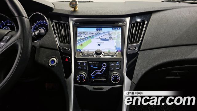 Hyundai Sonata 2011 — photo 14