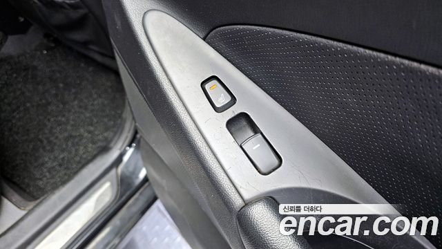 Hyundai Sonata 2011 — photo 20