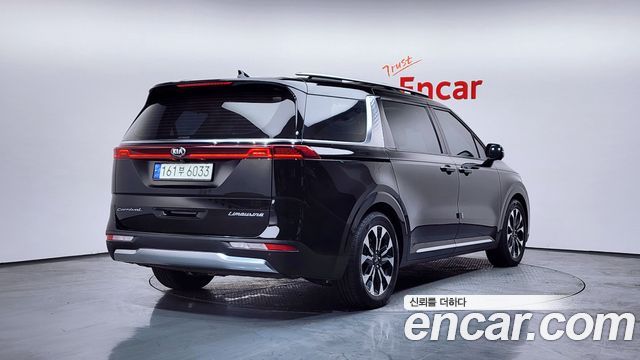 Kia Canival 2021 — photo 2